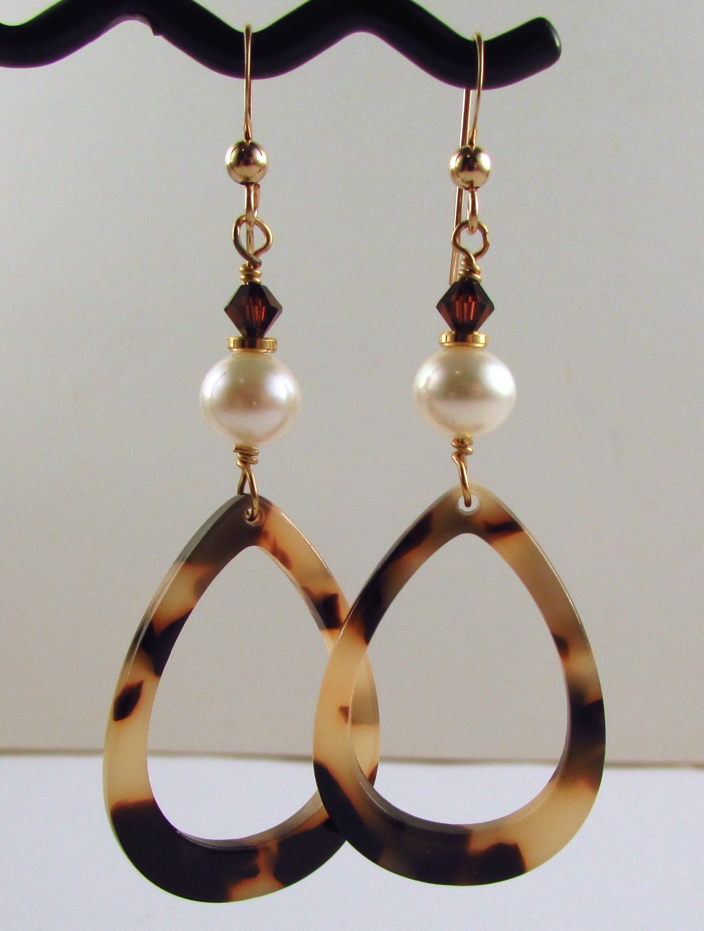 $40 Lucite Teardrops with Pearls LB3734