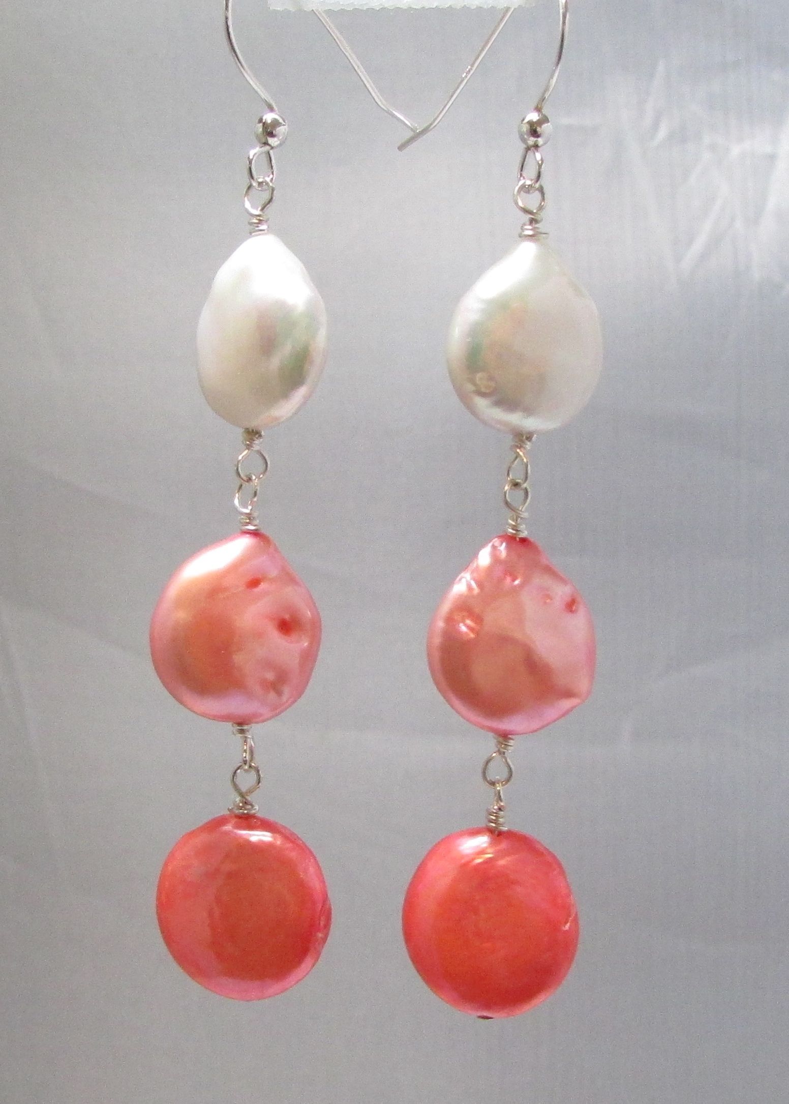 $50 Hombre Peach Pearl Earring